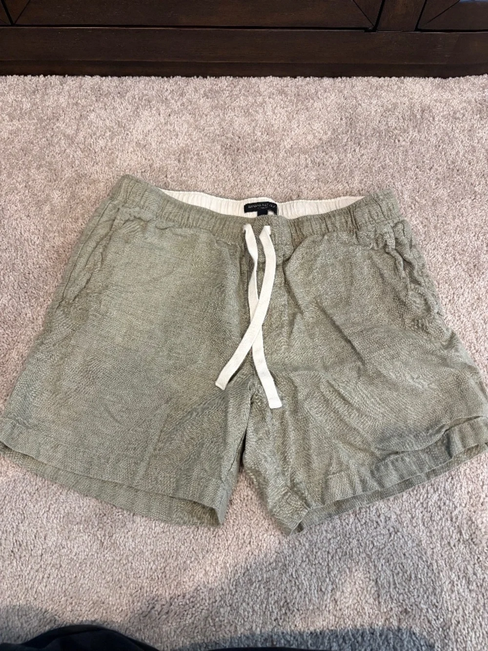 Men’s banana republic shorts